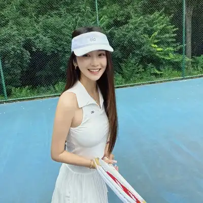 余东静